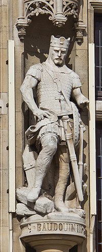 Town hall of Dunkerque - statue of Baudoin III de Flandre - detail-7582.jpg