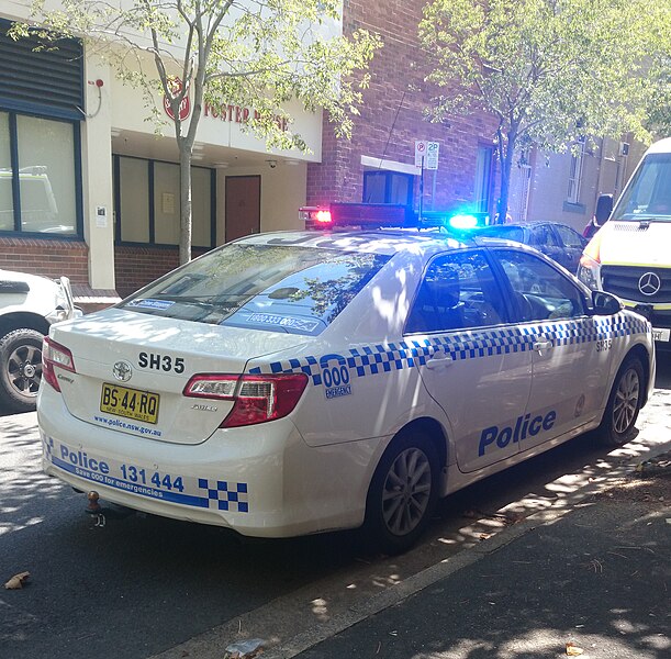 File:Toyota Camry Surry Hills Police Car (14285180288).jpg