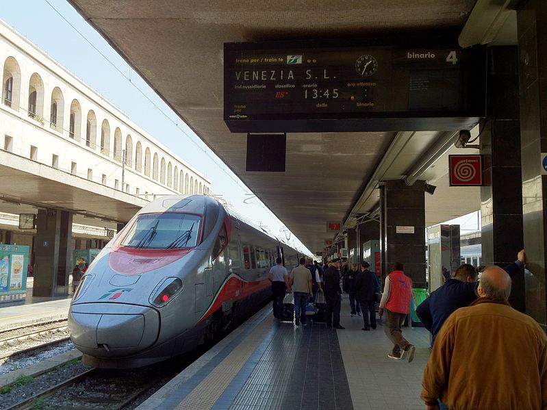 File:Treno per Venezia.jpg