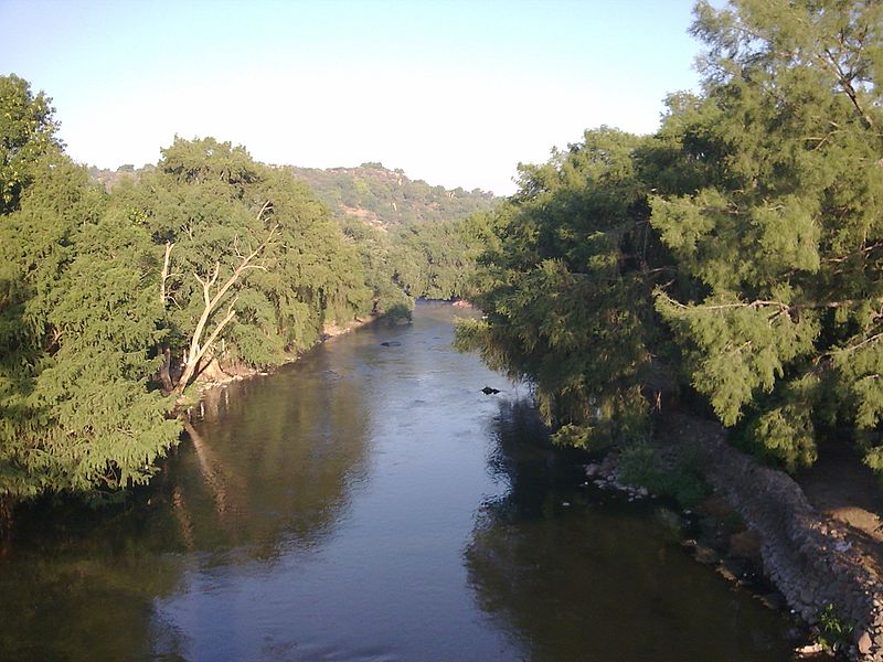 File:Tula River on May 3rd 2010 - panoramio.jpg