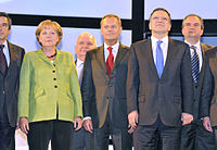 Дональд Туск, Ангела Меркель и Жозе Мануэл Баррозу на конгрессе Европейской народной партии в Варшаве, 29 апреля 2009 года