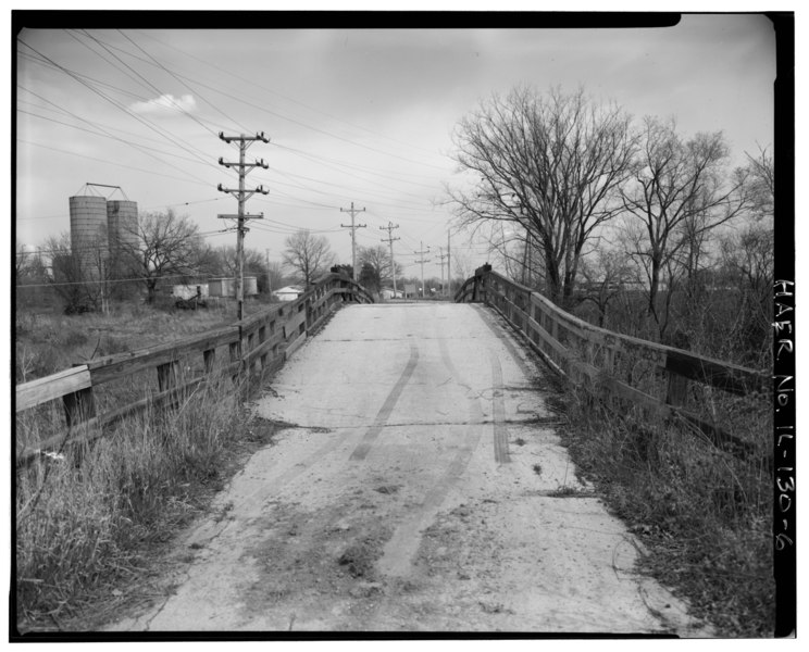 File:VIEW TO EAST SHOWING APPROACH AND DECK - Zurich Road Bridge, Spanning Southern Pacific, Chicago and St. Louis Railroad tracks, Joliet, Will County, IL HAER ILL, 99-JOL. V, 2-6.tif