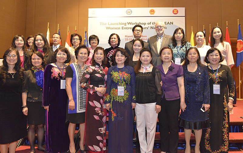 File:Vietnamese members of the ASEAN Women Entrepreneurs' Network (13966290704).jpg