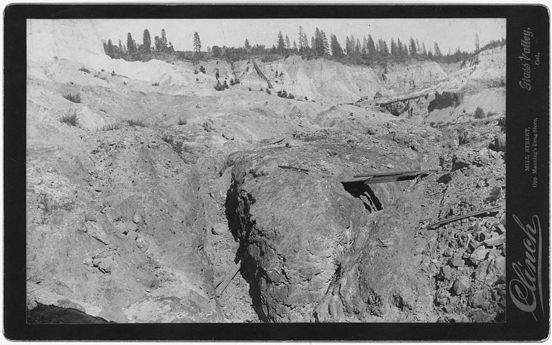 File:View of slide in North Bloomfield Mine, entered as respondent's exhibit 11, in the matter of Equity Case 7865, United... - NARA - 295958.jpg