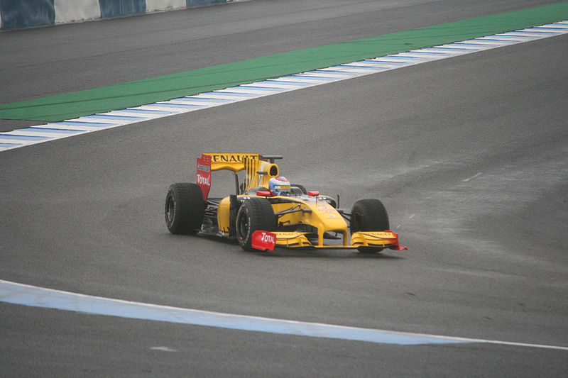 File:Vitaly Petrov 2010 Jerez test 4.jpg