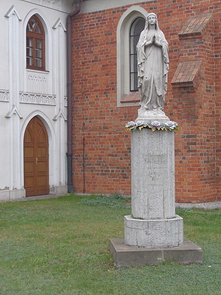 File:Włocławek-Monument of Saint Mary by the Saint Vitalis church.jpg