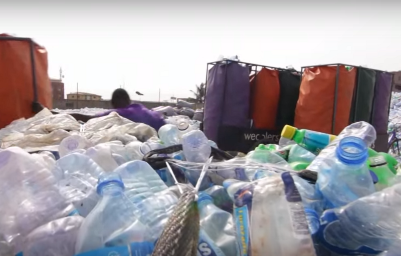 File:Wecycle rubbish in Lagos for recycling.png