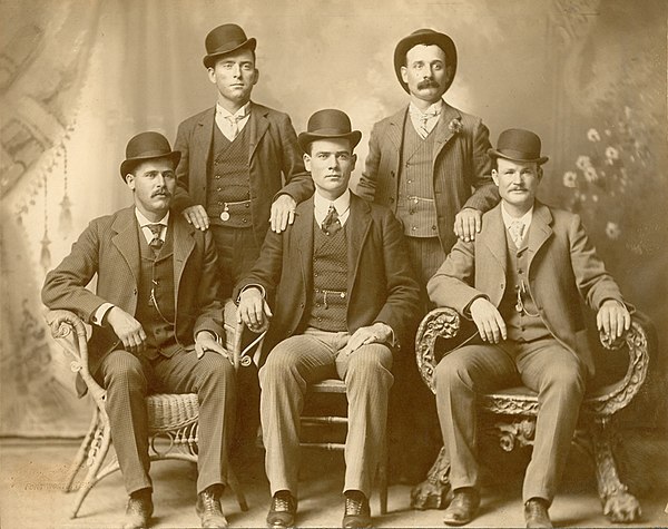 Fort Worth, Texas, 1900. Left to right: Sundance Kid, Will Carver, Ben Kilpatrick, Harvey Logan, Butch Cassidy.