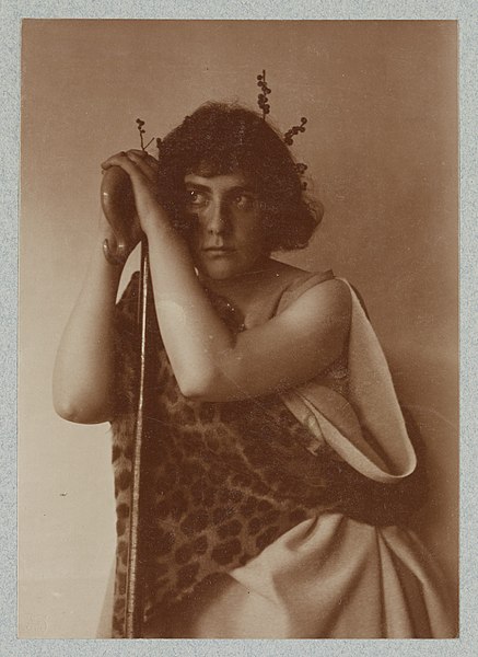 Photographic print by F. Holland Day of Ethel Reed in costume as Chloe (c. 1895–98).