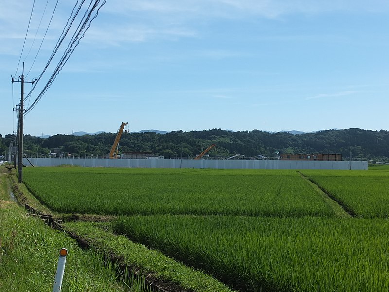 File:Yabase Oil Field test-pit.jpg