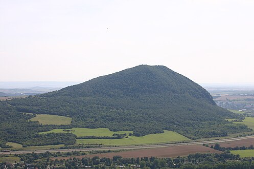 Mont Zlatník (521 m).