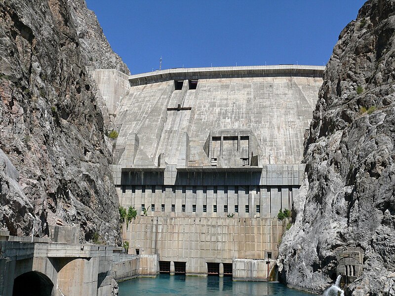 File:Плотина Токтогульской ГЭС - Toktogul dam.jpg