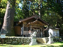 早稲田神社 神木 拝殿 宝庫.jpg