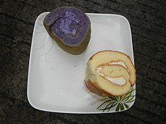 Pianonos filippini con panna e ube viola