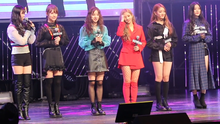 La formazione originale delle (G)I-dle durante lo showcase di debutto, il 2 maggio 2018.