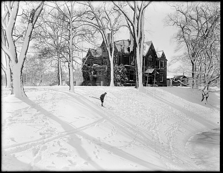 File:1932 JamaicaPond Boston2589573467.jpg