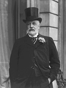 Nathan Rothschild, 1st Baron Rothschild, of the Rothschild family, funded the development of De Beers 1st Baron Rothschild.jpg