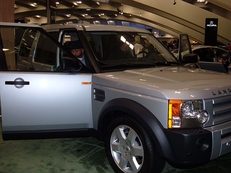 File:2008 silver Land Rover LR3 side.JPG