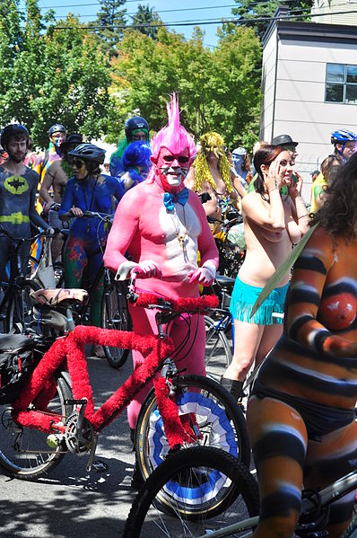 File:2014 Fremont Solstice cyclists 159.jpg