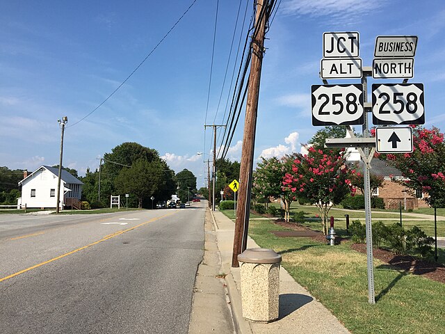 View north along US 258 Bus. at US 258 Alt. in Smithfield