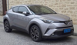 2017 Toyota C-HR (NGX10R) Koba 2WD à hayon (2018-08-06) 01.jpg