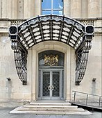 Porta classicista del Palazzo Reale di Bucarest, ora Museo Nazionale d'Arte della Romania