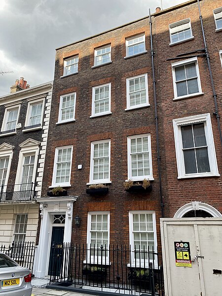 File:72 Park Street, Mayfair, June 2023.jpg