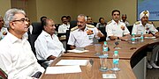 Miniatuur voor Bestand:A. K. Antony at the Bi-annual Naval Commanders' Conference 2013 in New Delhi on May 14, 2013. The Defence Secretary, Shri Shashikant Sharma and the Chief of Naval Staff, Admiral D.K. Joshi are also seen.jpg