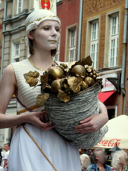 File:Amber Parade and preparation to common panoramic photo during III World Gdańsk Reunion - 05.jpg