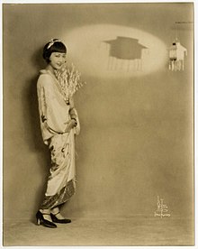Anna May Wong um 1922Fotografie von Albert Witzel (1879–1929)