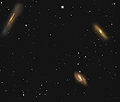 사자자리의 세쌍둥이 — 왼쪽 위부터 시계 방향으로 NGC 3628, M65, M66