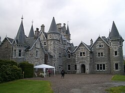 Ardverikie House.jpg