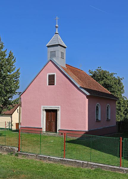File:Bělá (PH), chapel.jpg
