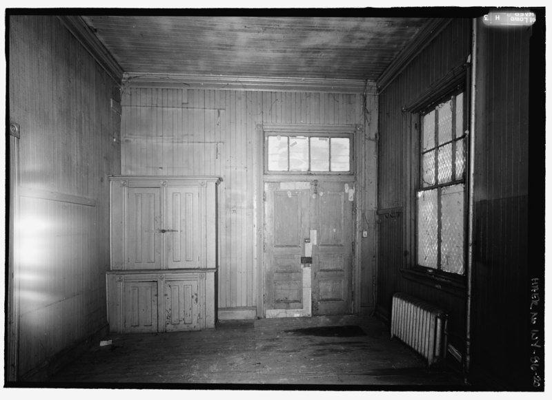 File:BAGGAGE ROOM, SOUTH WALL. - Baltimore and Ohio Railroad, Harpers Ferry Station, Potomac Street, Harpers Ferry, Jefferson County, WV HAER WV-86-20.tif