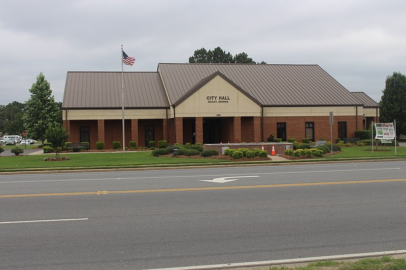 File:Baxley City Hall.jpg