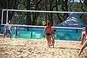 Deutsch: Beachvolleyball bei den Olympischen Jugendspielen 2018; Tag 8, 14. Oktober 2018; Mädchen, Achtelfinale – Bolivien-Puerto Rico 0:2 (18–21/18–21 ) English: Beach volleyball at the 2018 Summer Youth Olympics at 14 October 2018 – Girls Round of 16 – Bolivia-Puerto Rico 0:2 (18–21/18–21 )