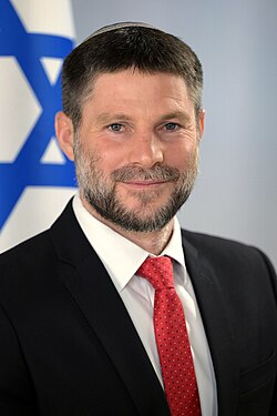 בצלאל סמוטריץ', 2023. בצלאל יואל סְמוֹטְרִיץ' (נולד ב-27 בפברואר 1980, י' באדר ה'תש"ם) הוא פוליטיקאי ישראלי המשמש כשר האוצר, שר במשרד הביטחון ויושב ראש "המפלגה הדתית הלאומית – הציונות הדתית". כיהן כשר התחבורה והבטיחות בדרכים ובמשך כשבע שנים כחבר הכנסת.  לפני כניסתו לחיים הפוליטיים שימש מנהל הפעילות של תנועת רגבים ומנהל ישיבת קדומים. עורך דין בהכשרתו.