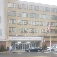 Spitalul și Centrul Medical Universitar Brookdale.jpg