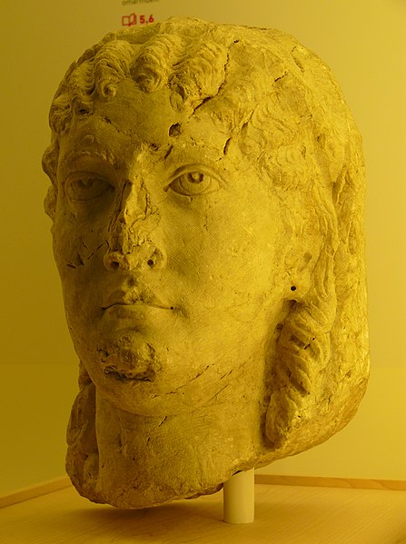 File:Buste Roman woman Sagalassos Tongeren 2.JPG