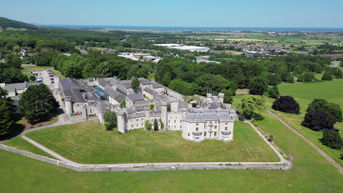 Castell Cymreig Bodelwyddan, Sir Ddinbych - Bodelwyddan Castle, Denbighshire - A Grade II* Listed Building 52.png