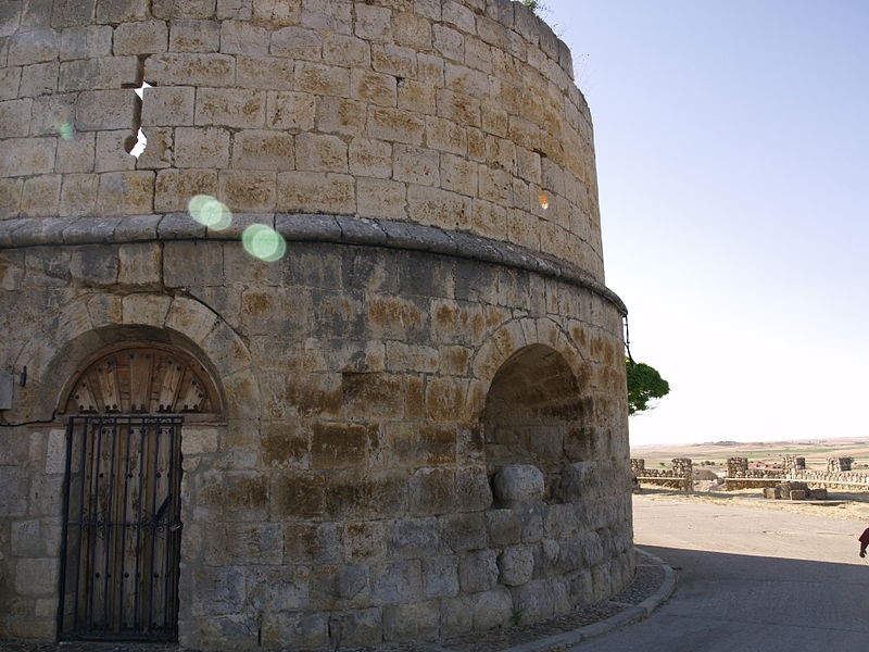 File:Castilloastudillo.jpg