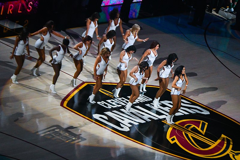 File:Cavaliers Girls (37769404266).jpg