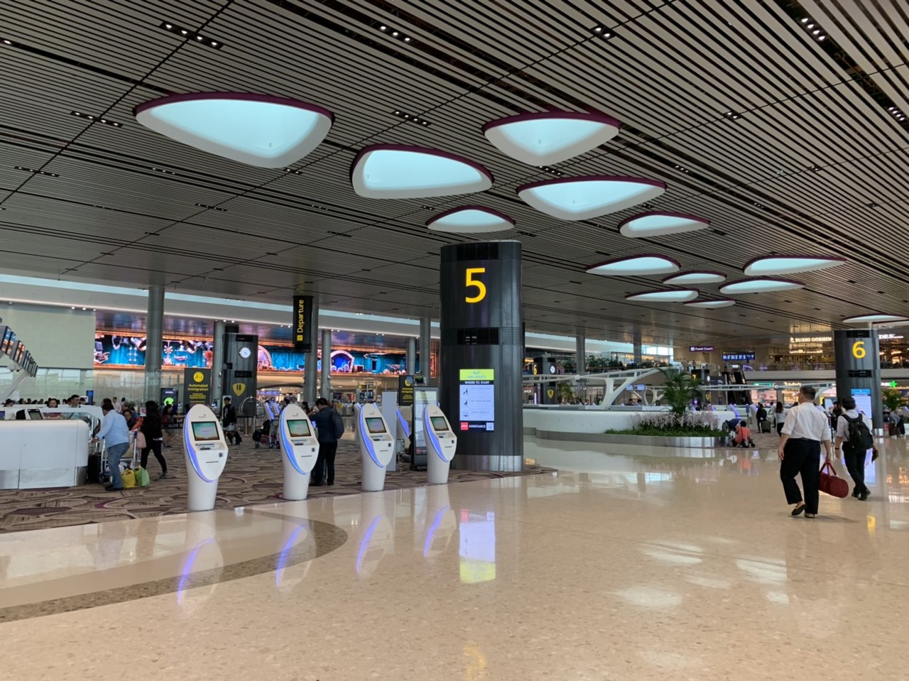 File:Changi Airport - Terminal 4 - Departure 4.jpg - Wikimedia Commons