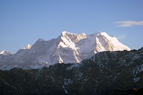 Kilátás a Chaukhamba-csúcsokra Tungnath felől.