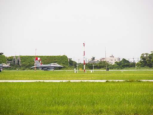 Chiayi AFB F-16 Scrambling 20120811a