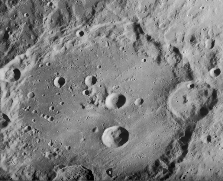 File:Clavius crater 4136 h1.jpg