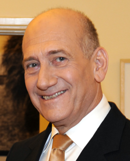Ehud Olmert is een voormalig Israëlisch politicus van Likoed en Kadima en de 12e premier van Israël van 2006 tot 2009.