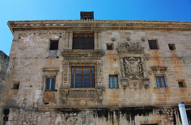 File:Col·legi de sant Doménec d'Oriola, façana de llevant.JPG