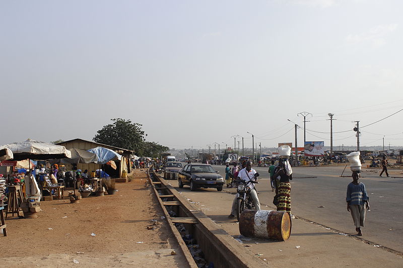 File:Corridor nord bouaké.JPG