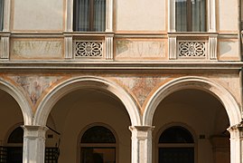 Corso Palladio 161 - archi e balaustra